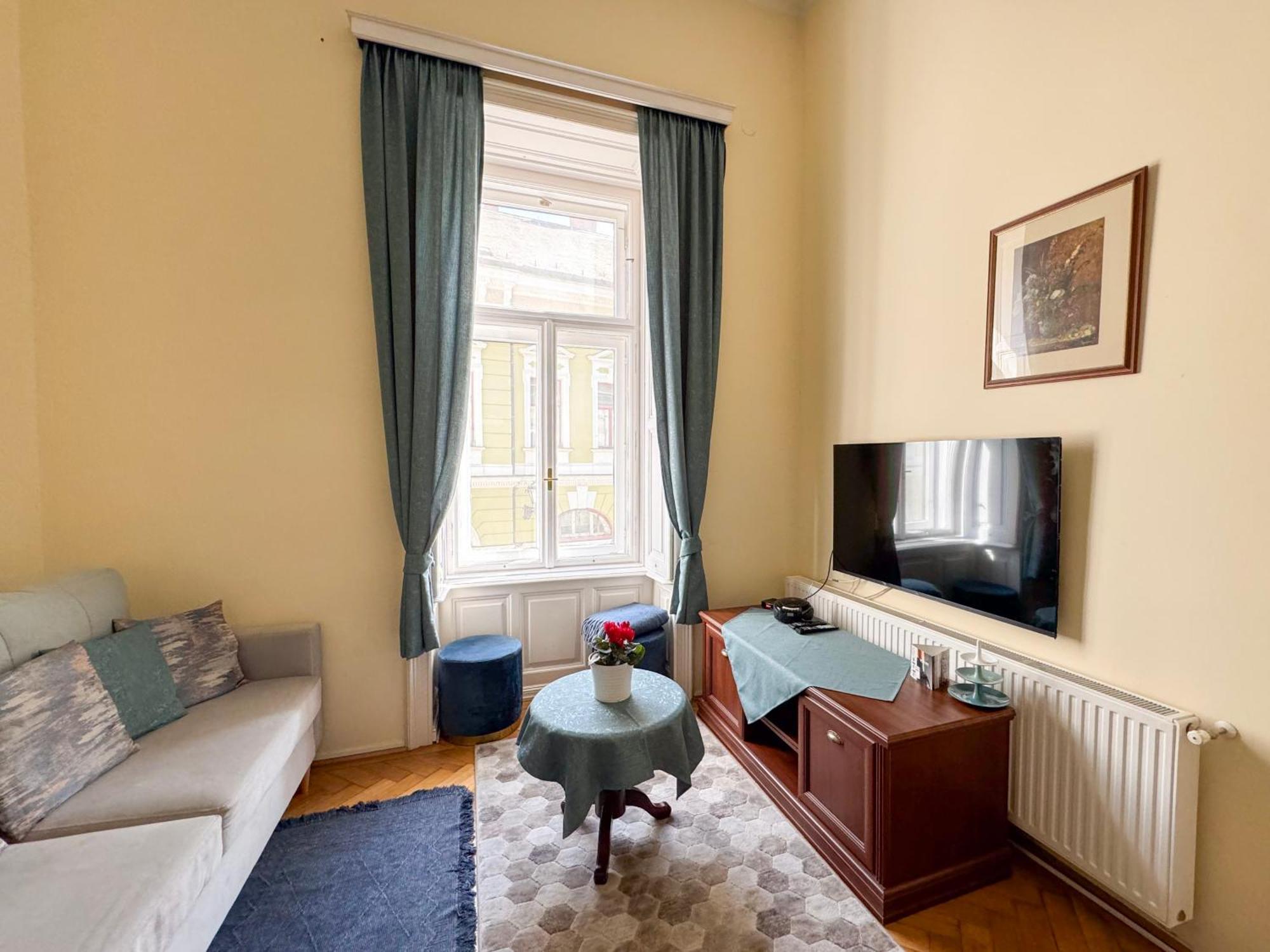 Centrum Vendeghaz Eger Buitenkant foto